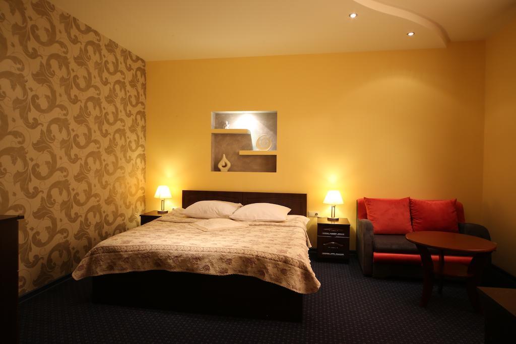 Zlote Arkady Hotel Czestochowa Room photo